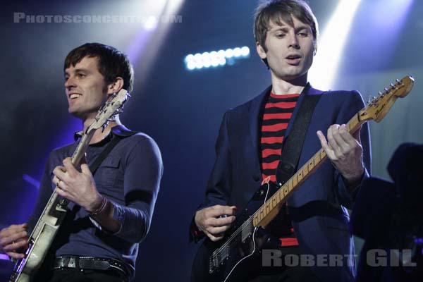 FRANZ FERDINAND - 2005-08-26 - SAINT CLOUD - Domaine National - Grande Scene - 